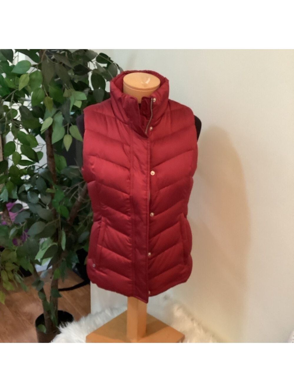 Eddie Bauer EB550 Fill Power premium quality goose down Woman’s Small